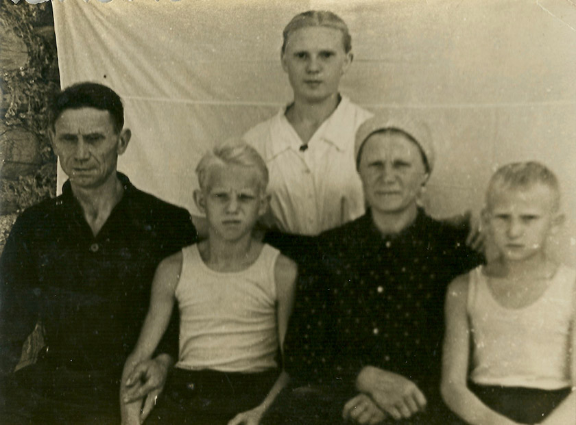 Кузнецов и семья